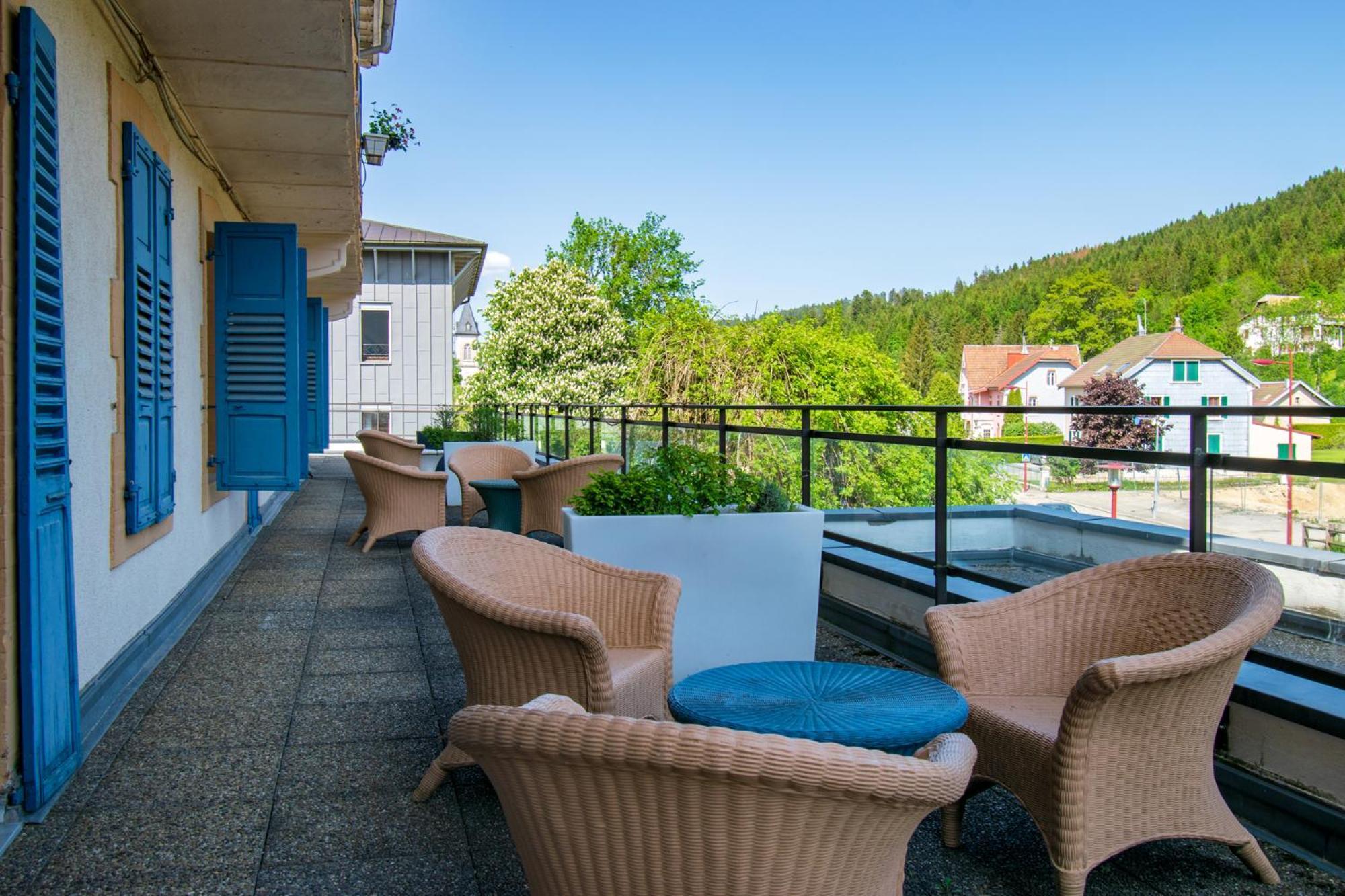 Hotel-Restaurant Le Lac Malbuisson Exterior photo