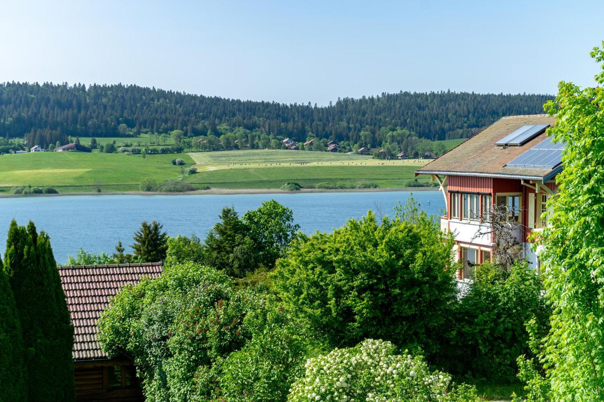 Hotel-Restaurant Le Lac Malbuisson Exterior photo