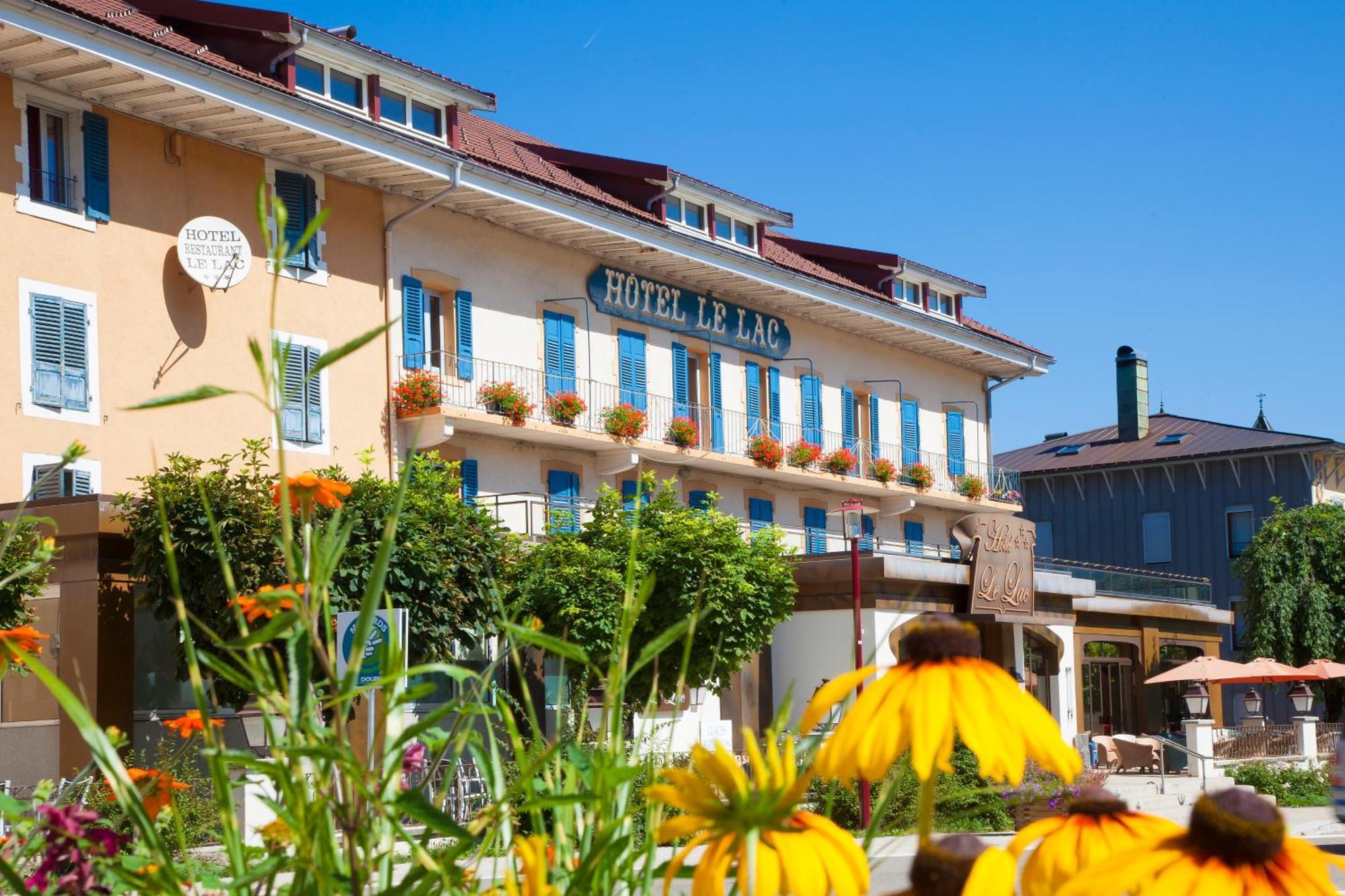 Hotel-Restaurant Le Lac Malbuisson Exterior photo
