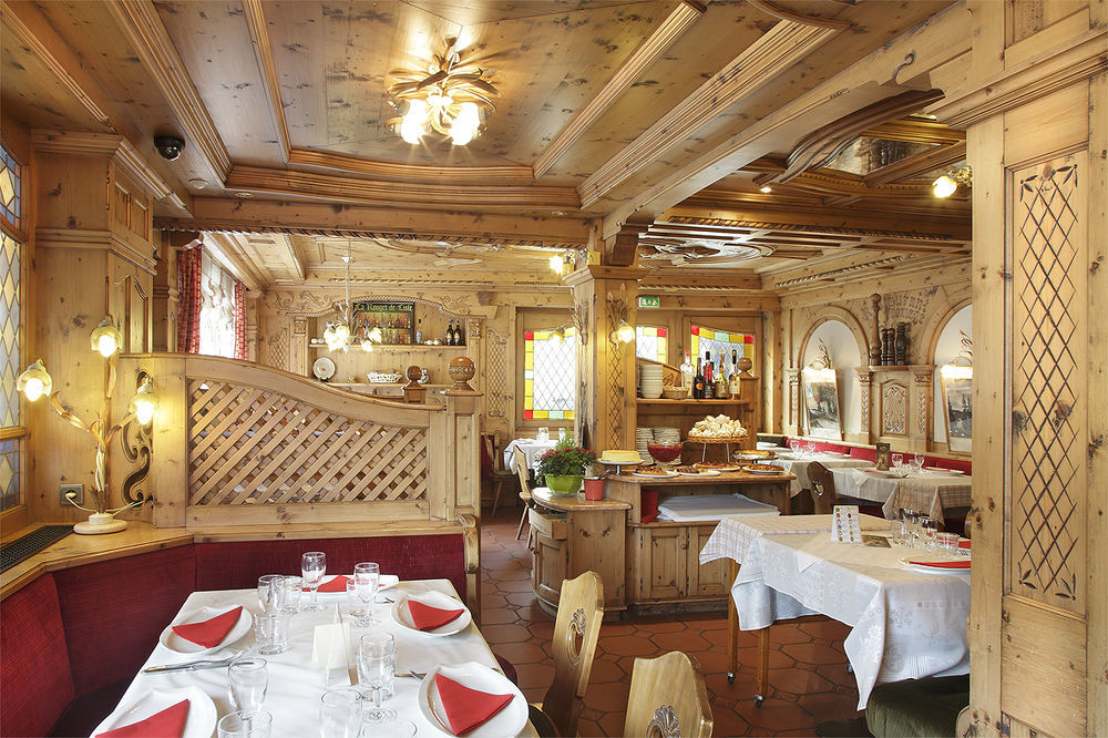 Hotel-Restaurant Le Lac Malbuisson Exterior photo