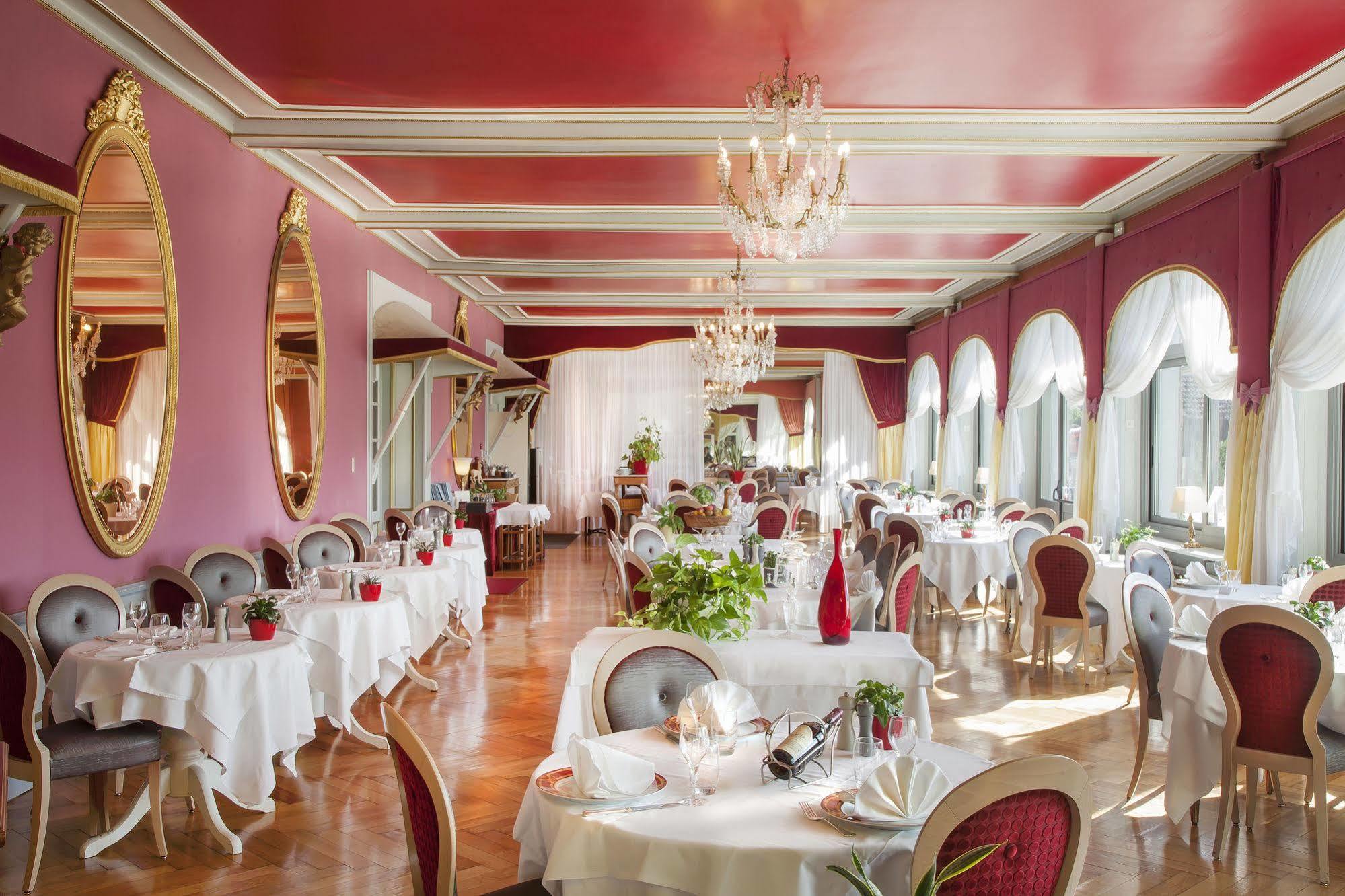 Hotel-Restaurant Le Lac Malbuisson Exterior photo